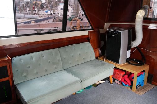 Mainship 400 Trawler image