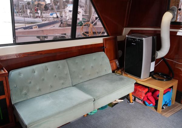 Mainship 400 Trawler image