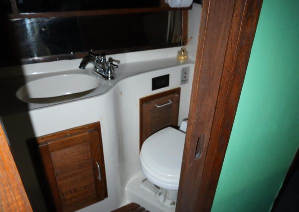 Mainship 400 Trawler image