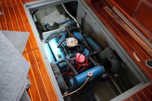 Mainship 400 Trawler image