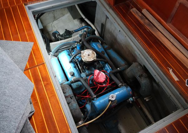 Mainship 400 Trawler image