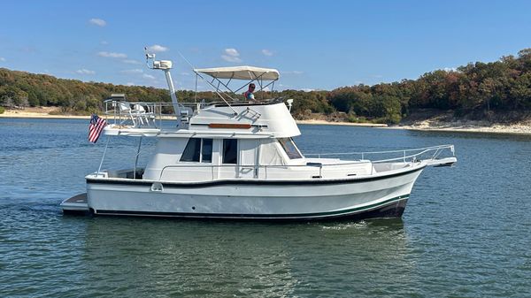 Mainship 390 Trawler 