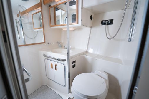 Sea Ray 370 Sundancer image