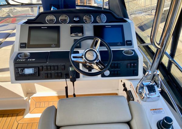 Sea Ray Fly 510 image