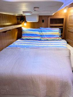 Catalina Catalina Morgan 440 Deck Salon image