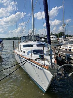 Catalina Catalina Morgan 440 Deck Salon image