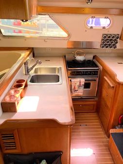 Catalina Catalina Morgan 440 Deck Salon image