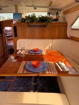 Catalina Catalina Morgan 440 Deck Salon image