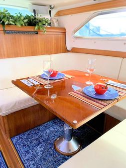 Catalina Catalina Morgan 440 Deck Salon image