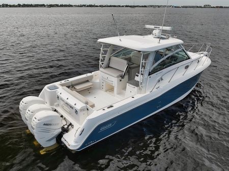 Boston Whaler 345 Conquest image