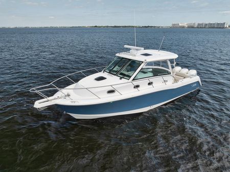 Boston Whaler 345 Conquest image