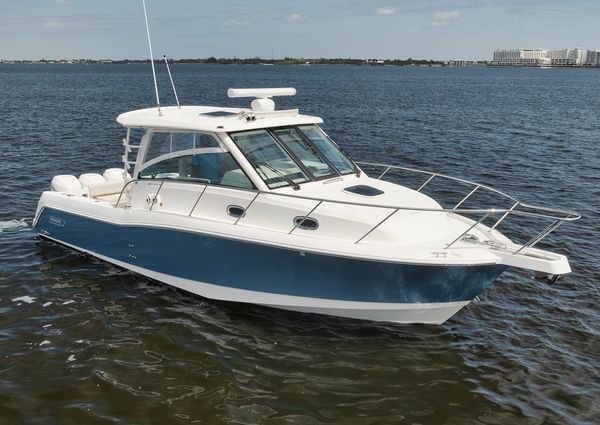 Boston Whaler 345 Conquest image