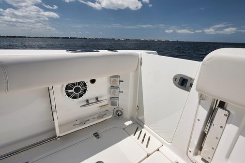 Boston Whaler 345 image