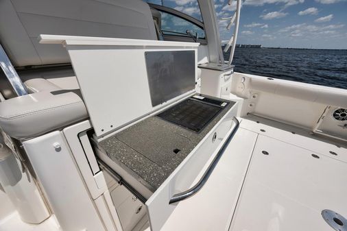 Boston Whaler 345 image