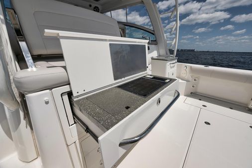 Boston Whaler 345 image