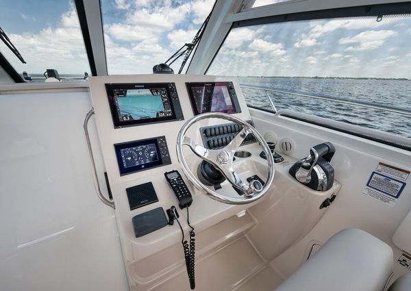 Boston Whaler 345 Conquest image