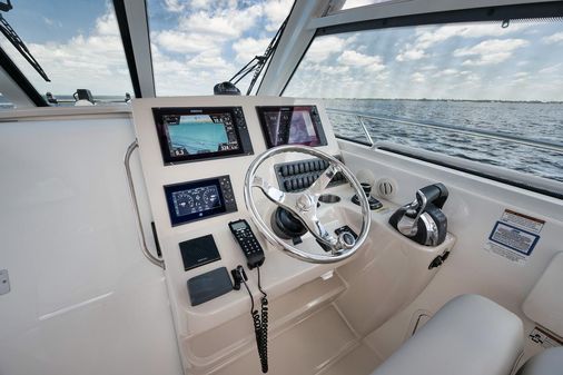 Boston Whaler 345 Conquest image