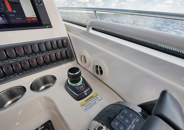 Boston Whaler 345 Conquest image