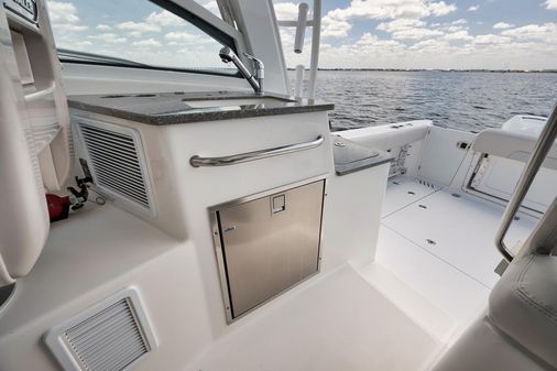 Boston Whaler 345 Conquest image