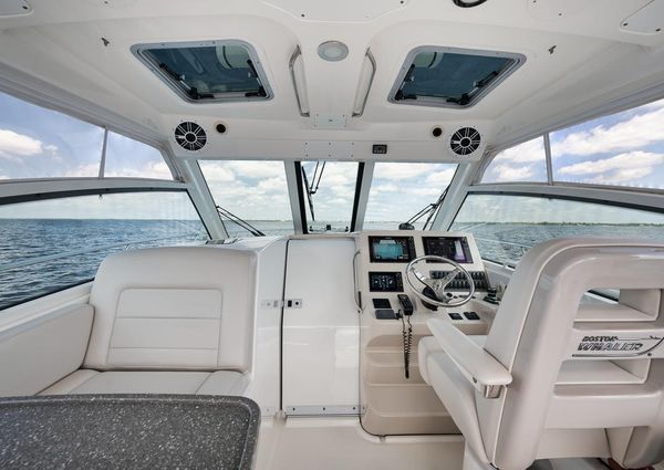 Boston Whaler 345 Conquest image