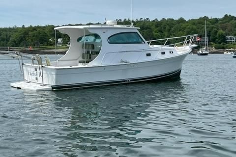 Mainship Pilot 30 Hardtop Cruiser 