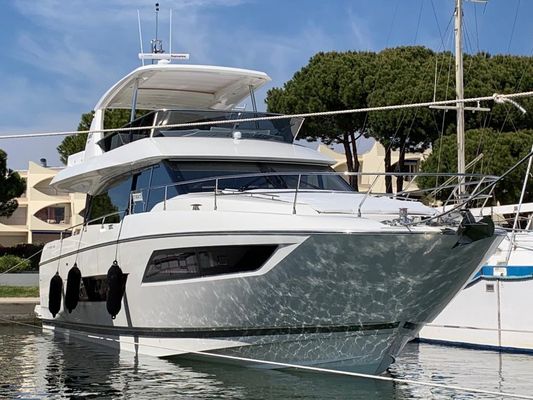 Prestige 680 YACHT - main image
