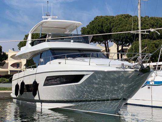 Prestige 680-YACHT - main image