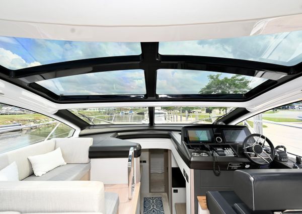 Sunseeker Predator 50 image