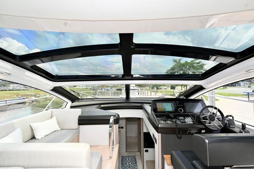 Sunseeker Predator 50 image