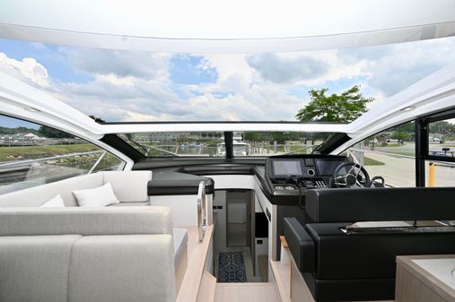 Sunseeker Predator 50 image