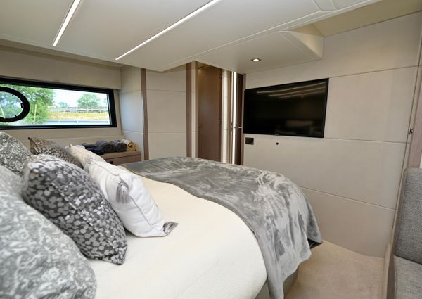 Sunseeker Predator 50 image