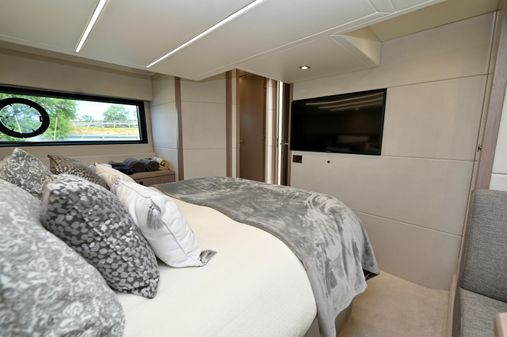 Sunseeker Predator 50 image