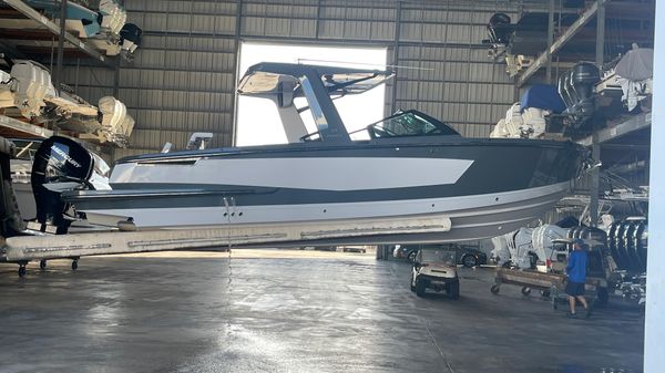 Aviara AV32 Outboard