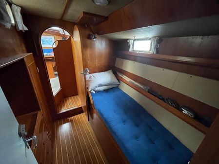 Oyster 46 Ketch image
