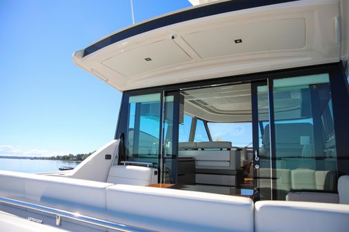 Tiara Yachts 49 COUPE image