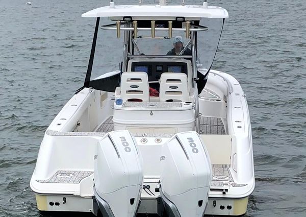 Boston-whaler 320-OUTRAGE image