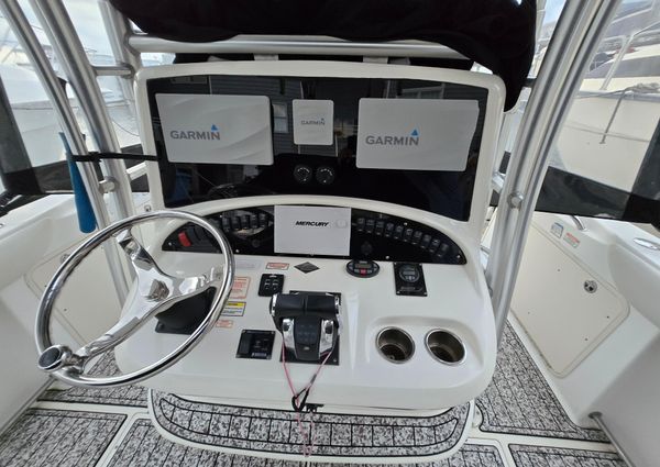 Boston-whaler 320-OUTRAGE image