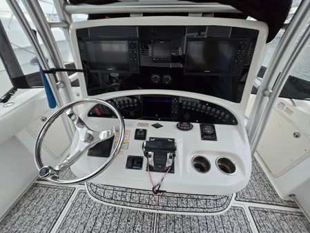 Boston-whaler 320-OUTRAGE image