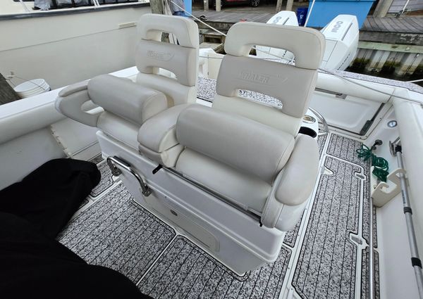 Boston-whaler 320-OUTRAGE image