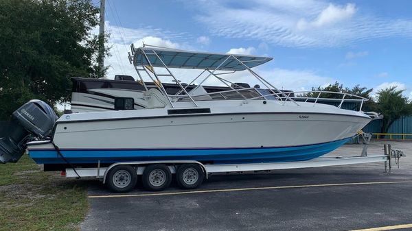 Contender 35 Express Side Console