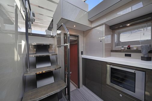 Cruisers Yachts 60 Fly image