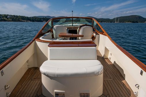 Hinckley Talaria 29 Runabout image