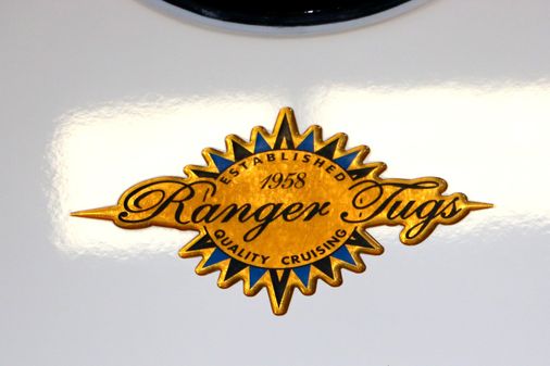 Ranger Tugs R-27 image