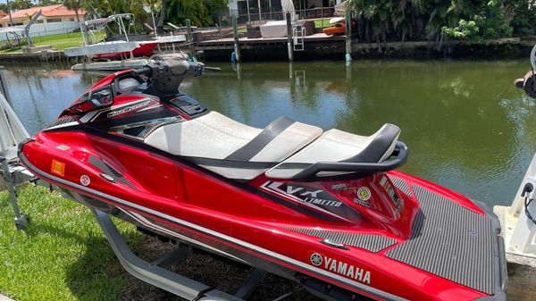 Yamaha WaveRunner VX