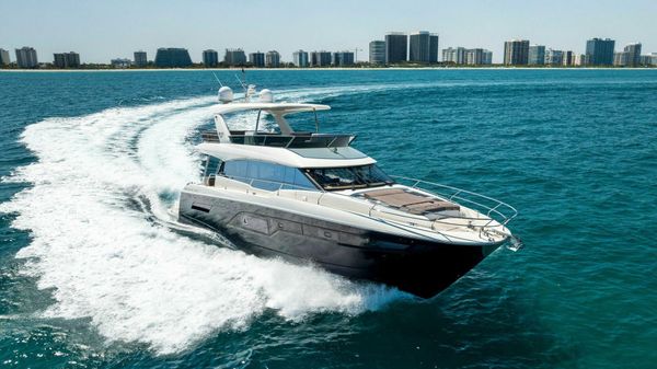 Prestige 63 Flybridge 