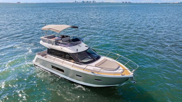 Sealine F380 image