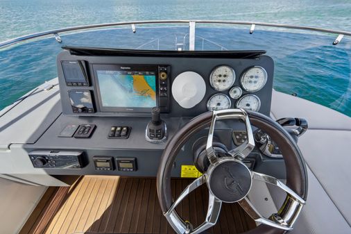 Sealine F380 image