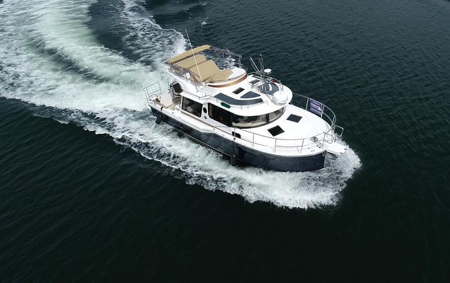 Ranger Tugs R-29 CB - main image