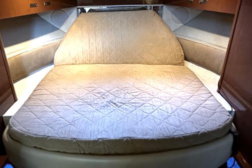 Sea Ray 370 Sundancer image