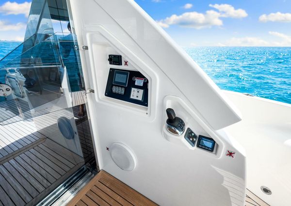 Absolute 60 FLYBRIDGE image